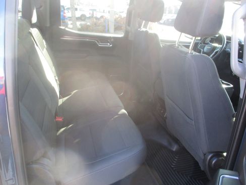 Used 2022 Chevrolet Silverado 1500 LT image 12