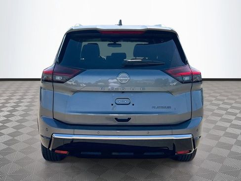 Used 2025 Nissan Rogue Platinum FWD image 6