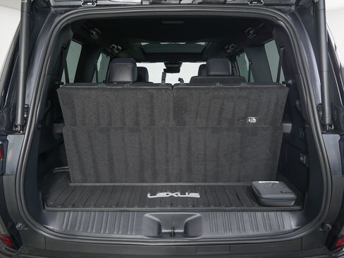 Used 2026 Lexus GX 550 w/ Accessory Package (2T) AWD/4WD image 12