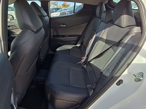 Used 2022 Toyota C-HR XLE image 16