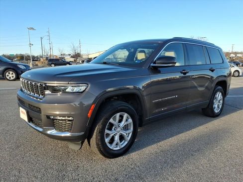 Used 2023 Jeep Grand Cherokee L Limited image 9