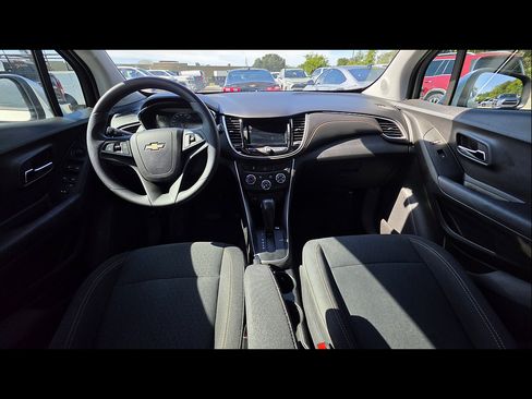 Used 2019 Chevrolet Trax LS w/ Tint and Cruise Package FWD image 9