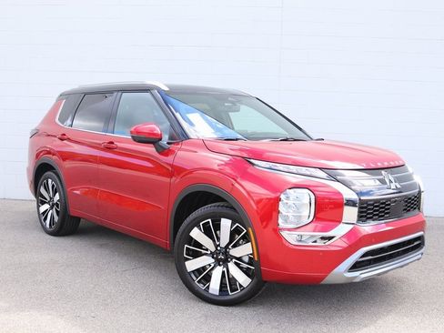 New 2025 Mitsubishi Outlander SEL image 1