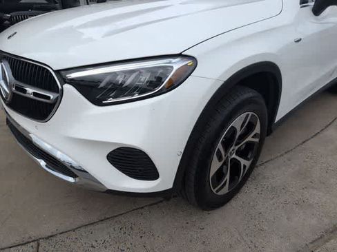 Used 2025 Mercedes-Benz GLC 350e 4MATIC image 10