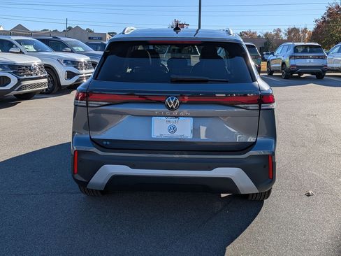 New 2026 Volkswagen Tiguan SE image 4