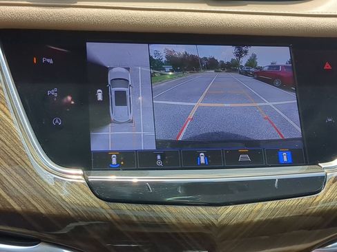 Used 2022 Cadillac XT6 Premium Luxury w/ Platinum Package AWD/4WD image 15