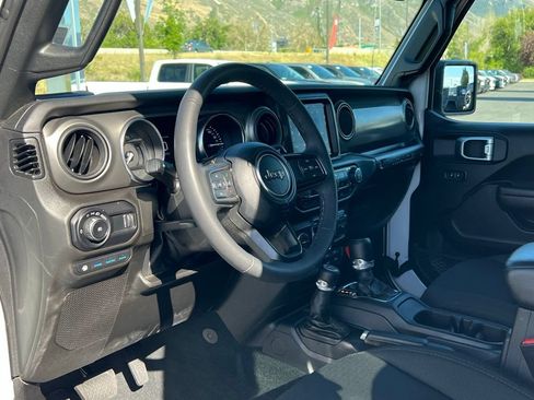Used 2023 Jeep Wrangler Unlimited w/ Cold Weather Group AWD/4WD image 26