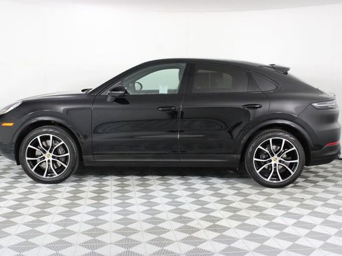Certified 2023 Porsche Cayenne Platinum Edition AWD/4WD image 2