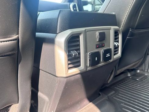 Used 2019 Ford F150 Lariat w/ Equipment Group 502A Luxury AWD/4WD image 29