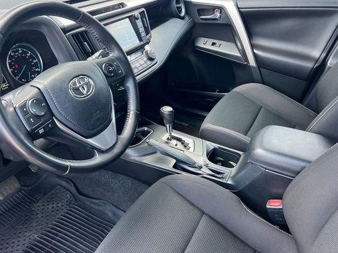 Used 2017 Toyota RAV4 XLE w/ Convenience Package AWD/4WD image 9