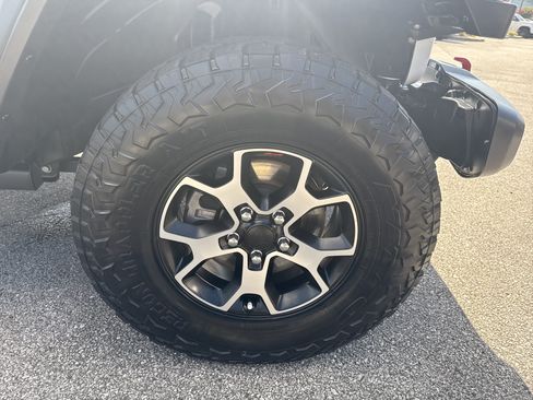 Used 2020 Jeep Wrangler Unlimited Rubicon AWD/4WD image 17