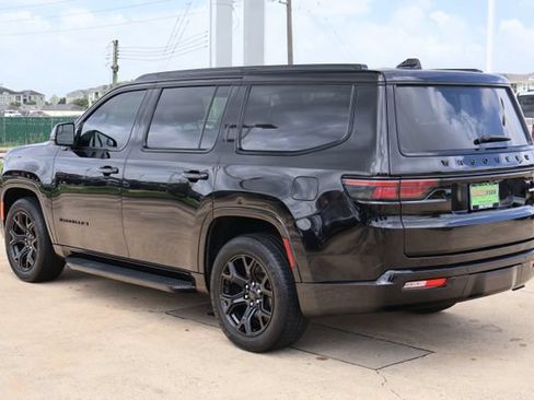 Used 2024 Jeep Wagoneer Series II AWD/4WD image 4