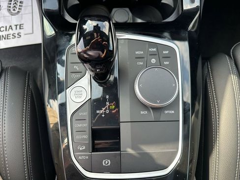 Certified 2025 BMW X4 xDrive30i image 21