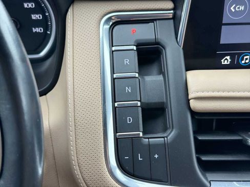 Used 2021 Chevrolet Tahoe Premier AWD/4WD image 27