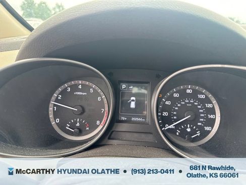 Used 2017 Hyundai Santa Fe Sport AWD/4WD image 11