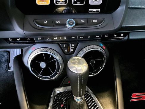 Used 2018 Chevrolet Camaro SS RWD image 11