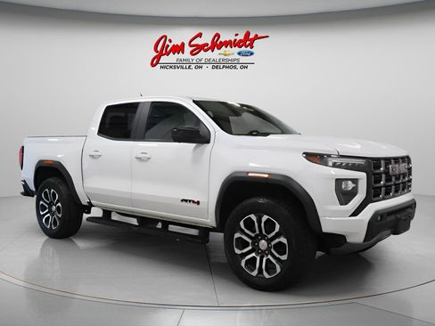 Used 2024 GMC Canyon AT4 w/ AT4 Premium Package AWD/4WD image 2