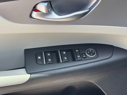 Used 2023 Kia Forte LXS w/ LXS Technology Package FWD image 18