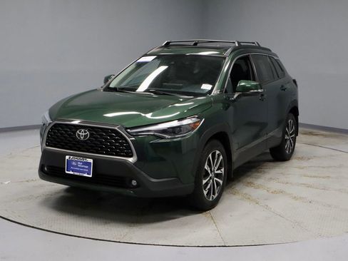 Used 2022 Toyota Corolla Cross XLE w/ Convenience Package AWD/4WD image 7