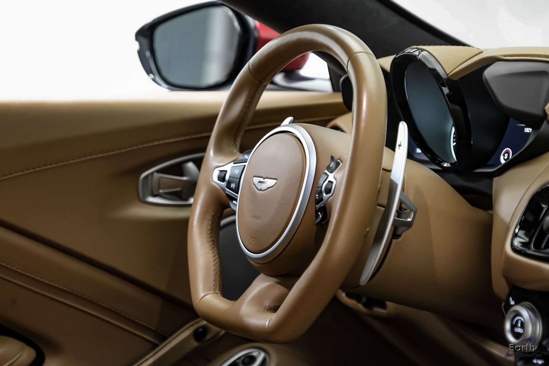 Used 2020 Aston Martin V8 Vantage Coupe RWD image 57