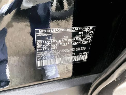 Used 2025 Mercedes-Benz GLB 250 image 36