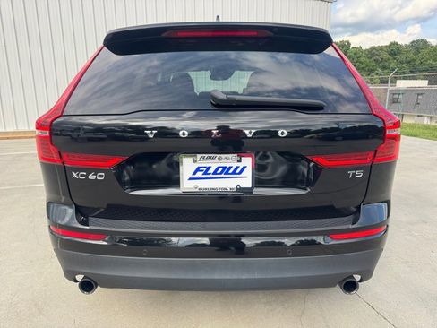 Used 2020 Volvo XC60 T5 Momentum FWD image 18