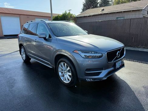 Used 2016 Volvo XC90 T6 Momentum w/ Momentum Plus Package image 3
