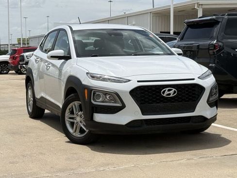 Used 2019 Hyundai Kona SE FWD image 2
