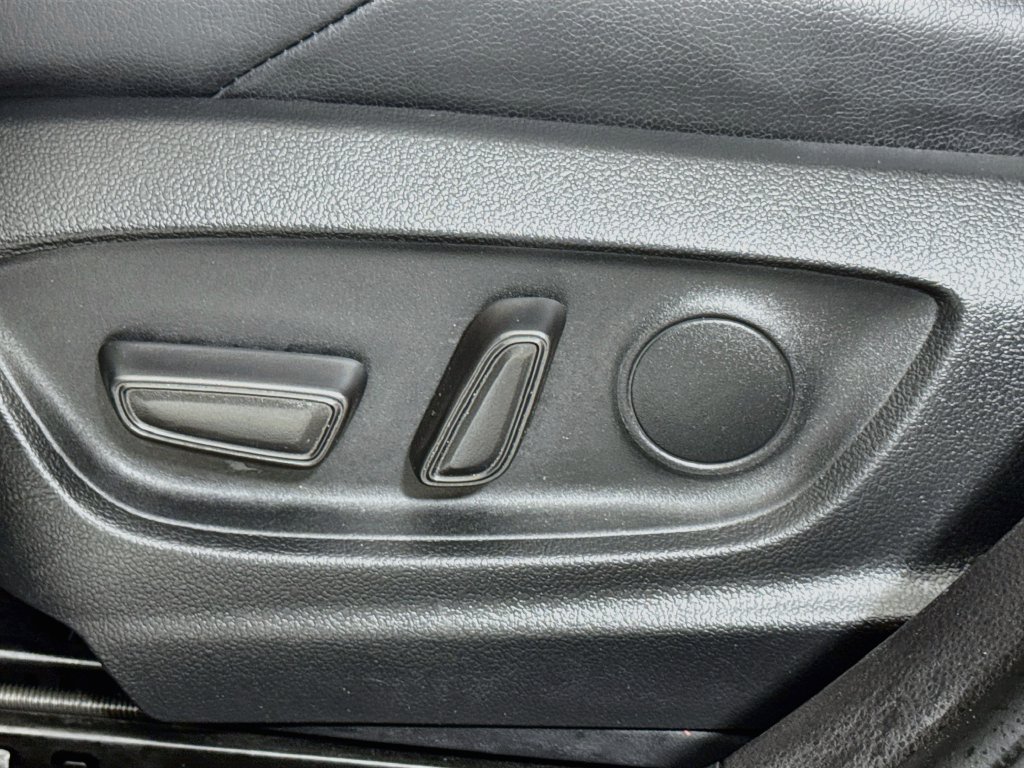 Used 2024 Toyota Corolla XSE FWD image 16