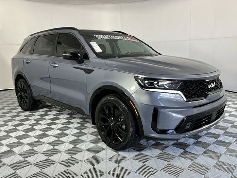 Used 2022 Kia Sorento SX image 2
