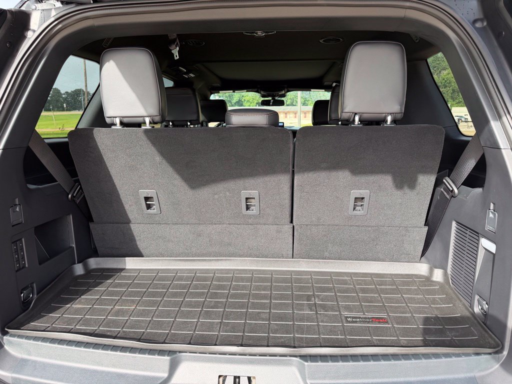Used 2024 Ford Expedition Platinum RWD image 39