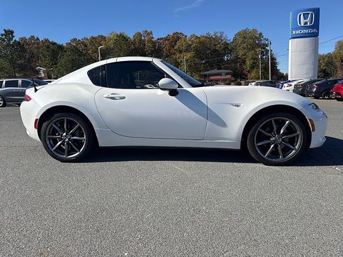 Used 2018 MAZDA MX-5 Miata RF Grand Touring image 2