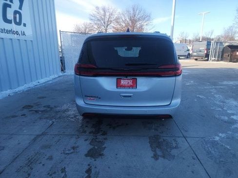 New 2026 Chrysler Pacifica Select w/ S Appearance Package image 22