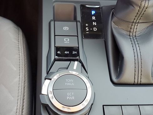 Used 2025 Toyota Tacoma SR5 image 30