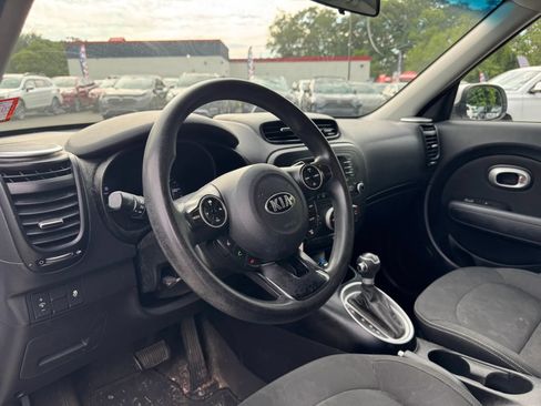 Used 2014 Kia Soul FWD image 19