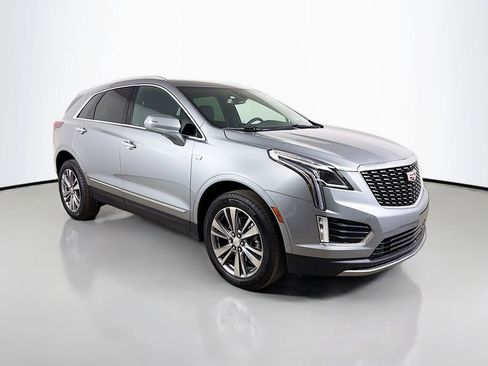 Used 2025 Cadillac XT5 Premium Luxury w/ LPO, Floor Liner Package AWD/4WD image 4