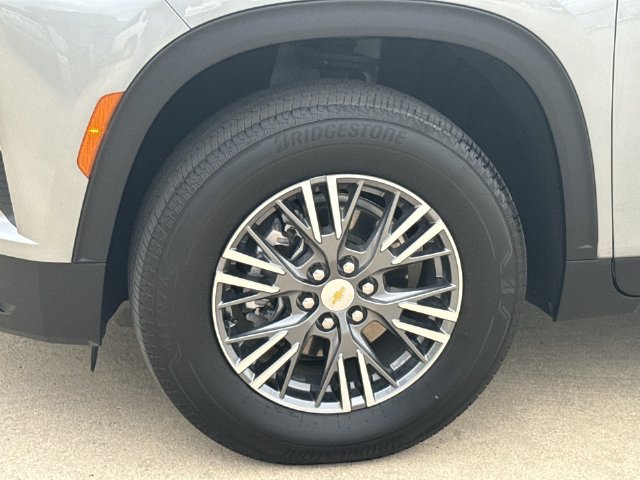 Used 2026 Chevrolet Traverse LT w/ Driver Confidence Package FWD image 34