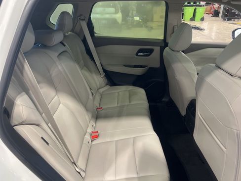 Certified 2023 Nissan Rogue SL image 16