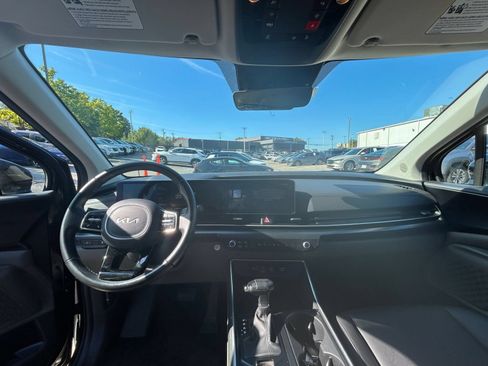 Used 2026 Kia Carnival FWD image 31