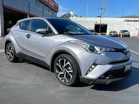 Used 2018 Toyota C-HR XLE image 32