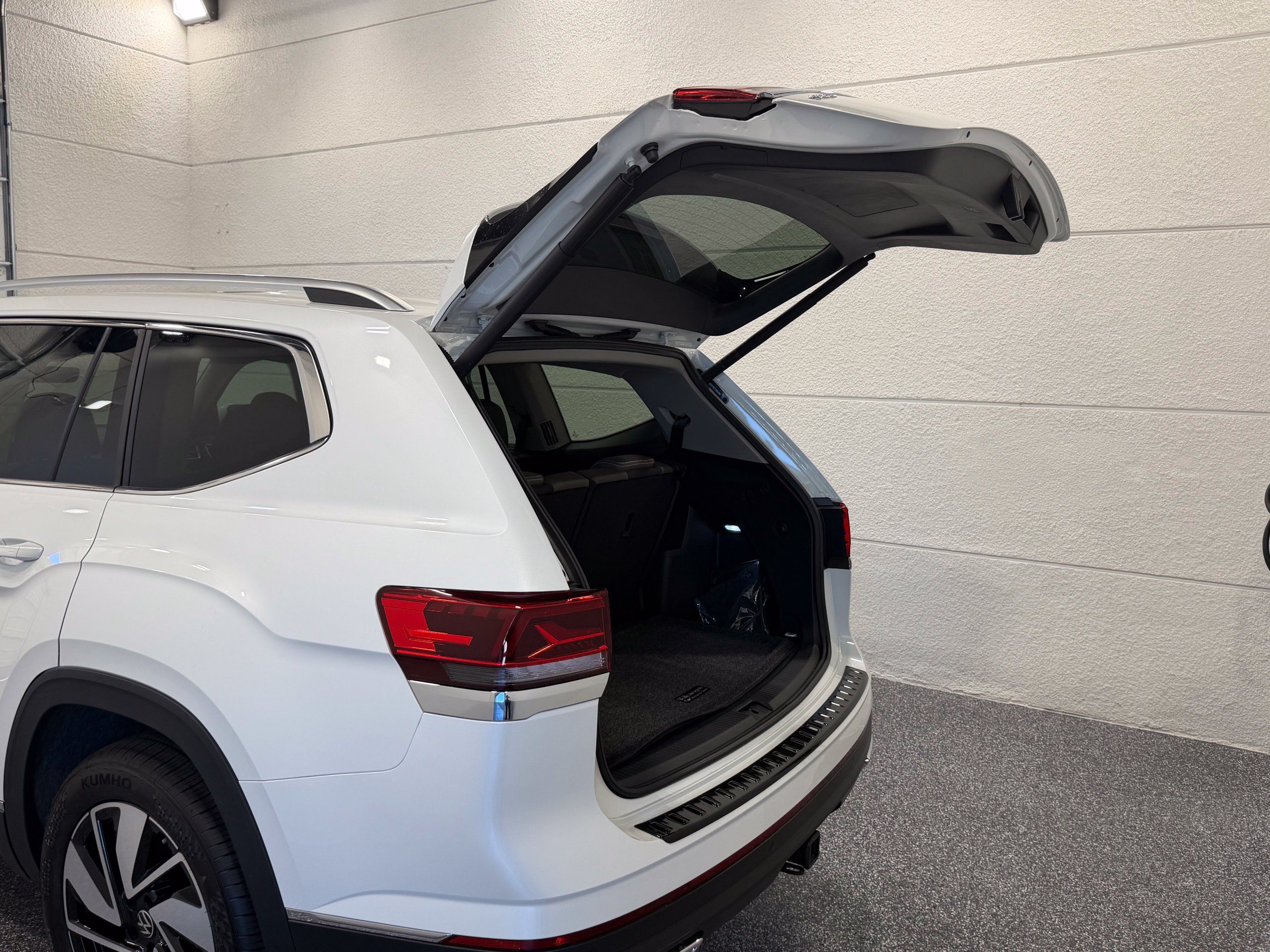 New 2026 Volkswagen Atlas SEL AWD/4WD image 25