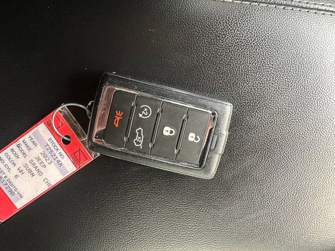 Used 2023 Jeep Grand Cherokee Altitude AWD/4WD image 8