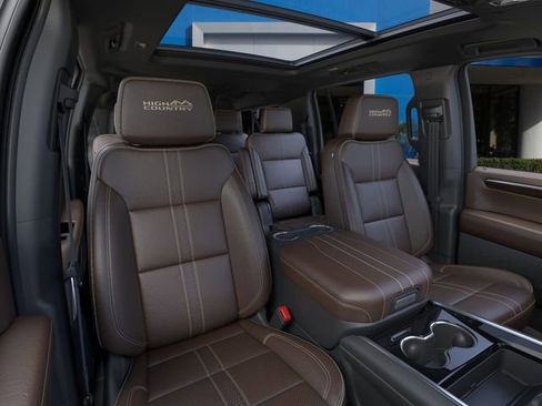 New 2026 Chevrolet Suburban High Country image 17
