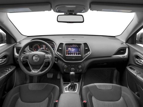 Used 2016 Jeep Cherokee Latitude FWD image 11