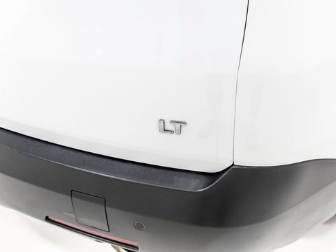 Used 2022 Chevrolet Traverse LT FWD image 7