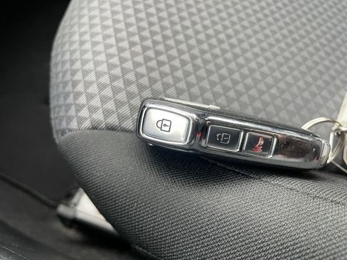 Used 2025 Kia Soul LX w/ LX Technology Package image 21