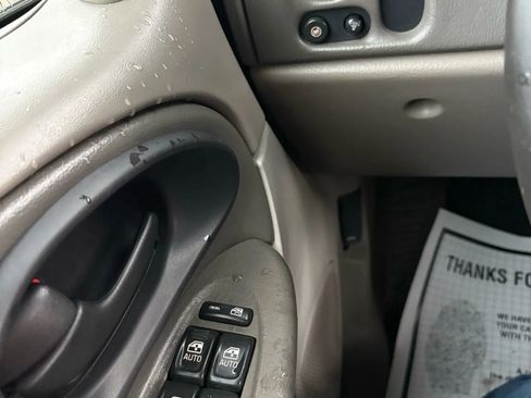 Used 2002 Chevrolet TrailBlazer LS w/ Preferred Equipment Group image 17