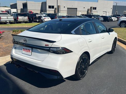 New 2026 Nissan Sentra SR w/ Floor Mat Package FWD image 6