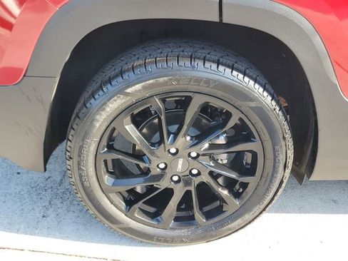 Used 2023 GMC Terrain SLE w/ Driver Convenience Package FWD image 6