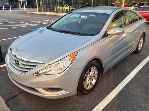 Used 2013 Hyundai Sonata GLS FWD image 2